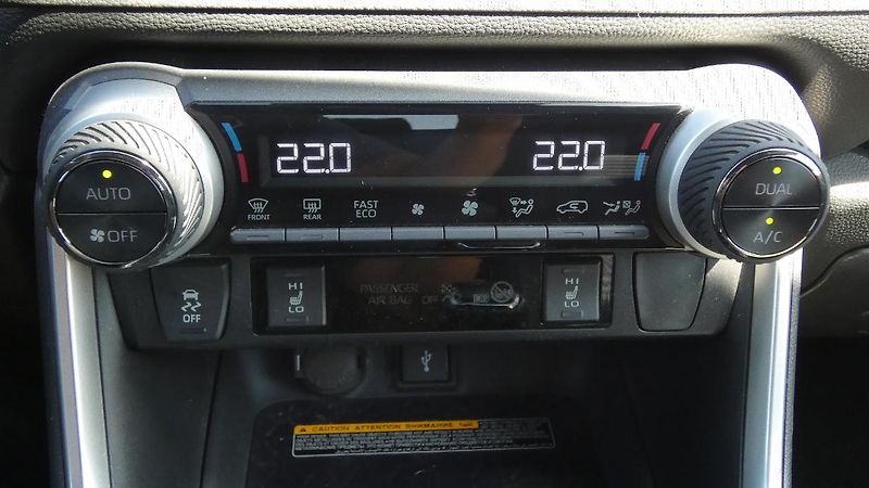 Toyota RAV4 2.5 Hybrid Selection 4WD e-CVT - fotka 16 z 24