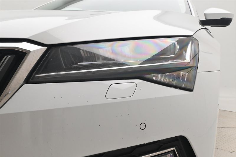 Škoda Superb 2,0 TDI 147kW STYLE DSG Záruka - fotka 31 z 33