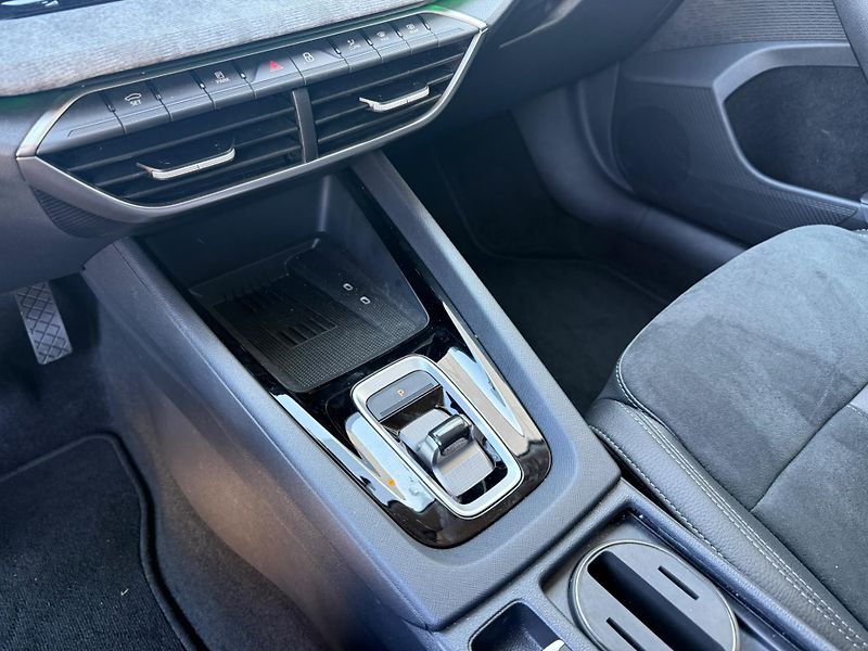 Škoda Octavia Top Selection 2.0 TDI 110kw DS - fotka 20 z 27