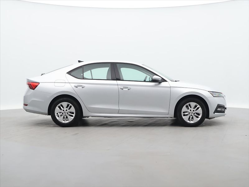 Škoda Octavia 2.0 TDI 85kW CZ Ambition 2.maj - fotka 8 z 35