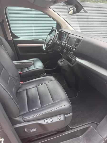 Peugeot Traveller (2021) L3 2.0 BlueHDI EAT VIP_KP - fotka 8 z 15