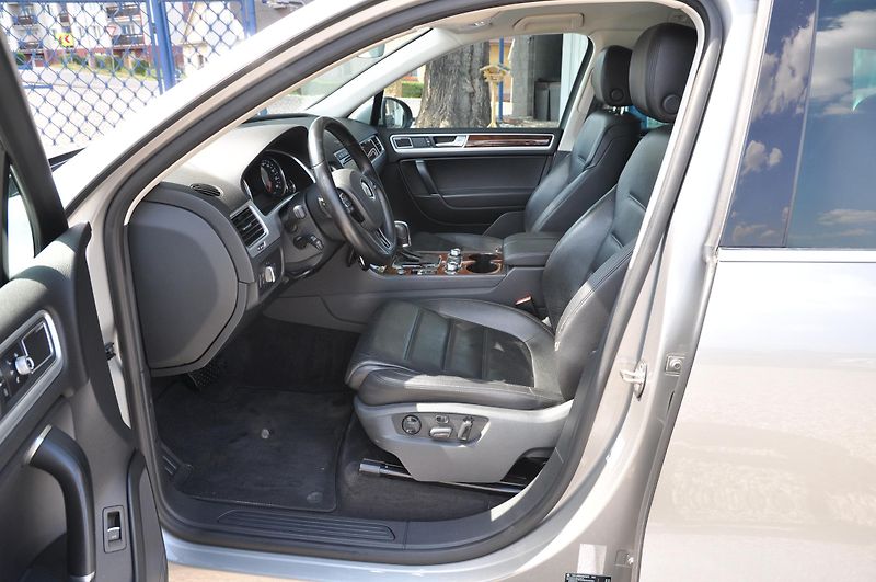 Volkswagen Touareg 3.0TDi 193kW 4x4 Automat - fotka 6 z 28