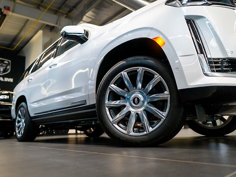 Cadillac Escalade (2024) 6.2 Premium Luxury Platinum - fotka 49 z 50