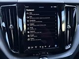 Volvo XC60 B5 AWD PLUS DARK // REZERVACE - náhled 34