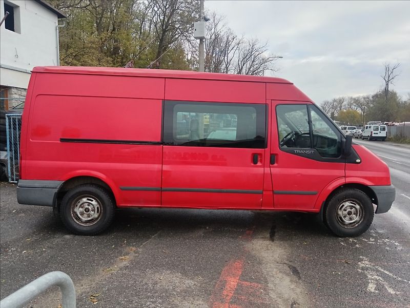 Ford Transit 2,2 TDCi 6míst - fotka 11 z 21