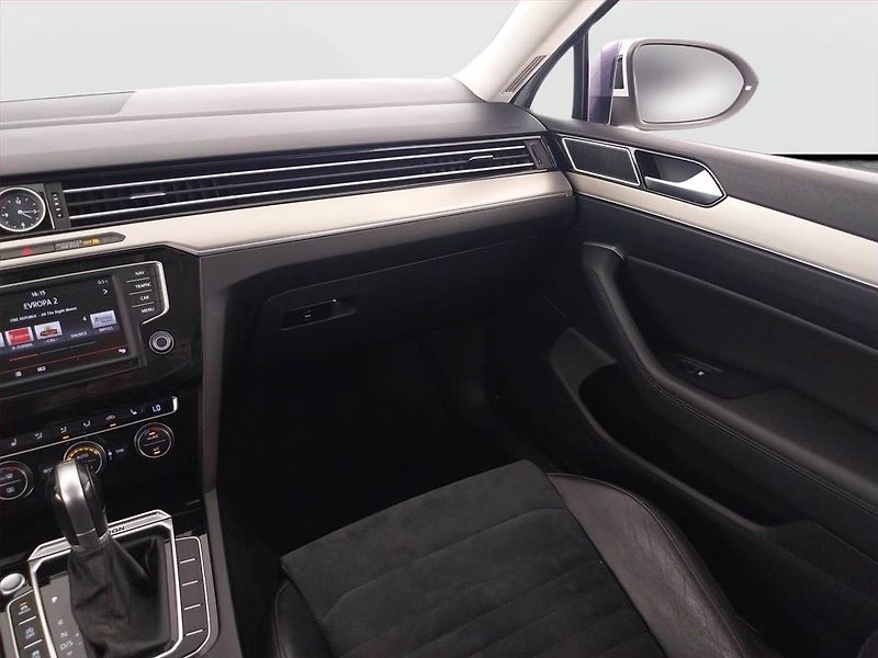 Volkswagen Passat (2015) Highline 2.0 BiTDI, 4X4 - fotka 8 z 29