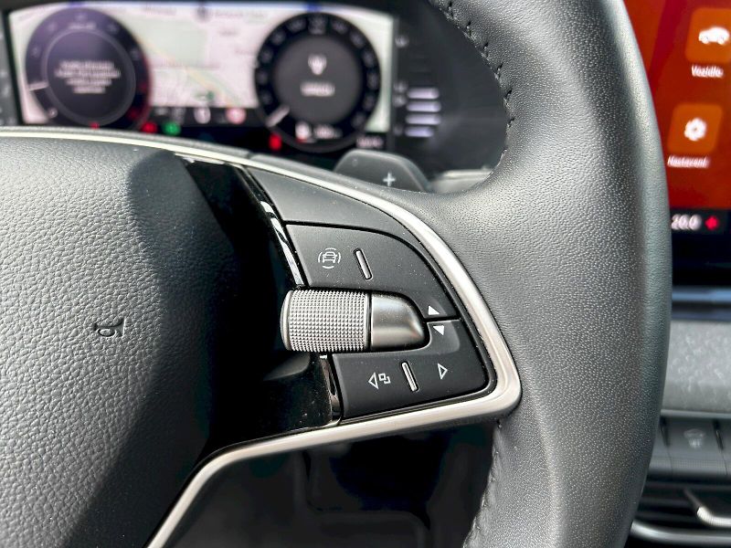 Škoda Octavia (2024) 1.5 TSI 110kW MHEV DSG Top Sel - fotka 9 z 33