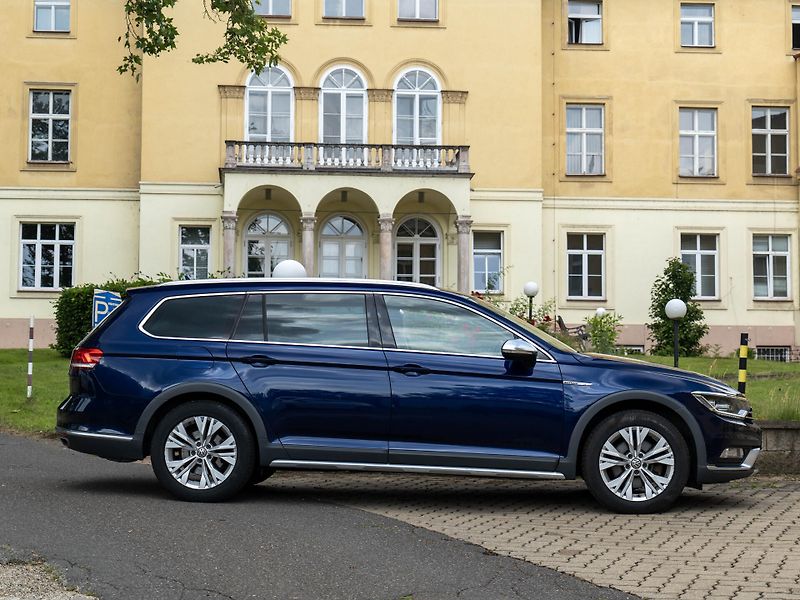 Volkswagen Passat 162kW Alltrack DCC NezTop 360 - fotka 5 z 42