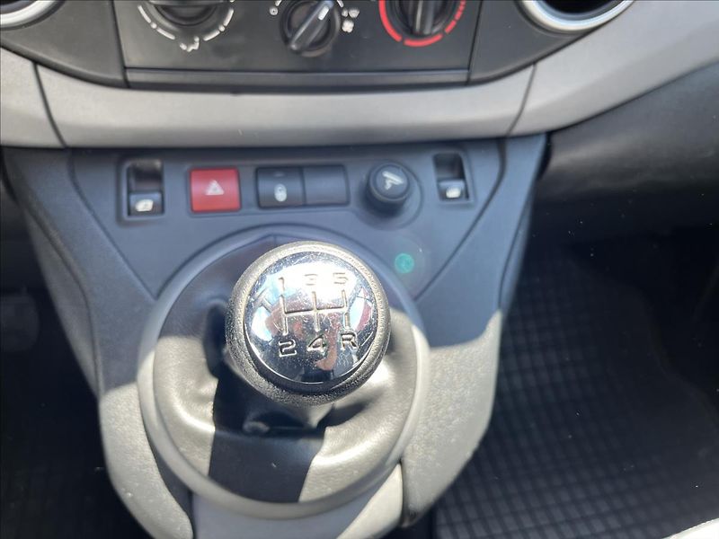 Peugeot Partner 1,6 HDi 5MÍST KLIM ROZVODY DPH - fotka 21 z 39