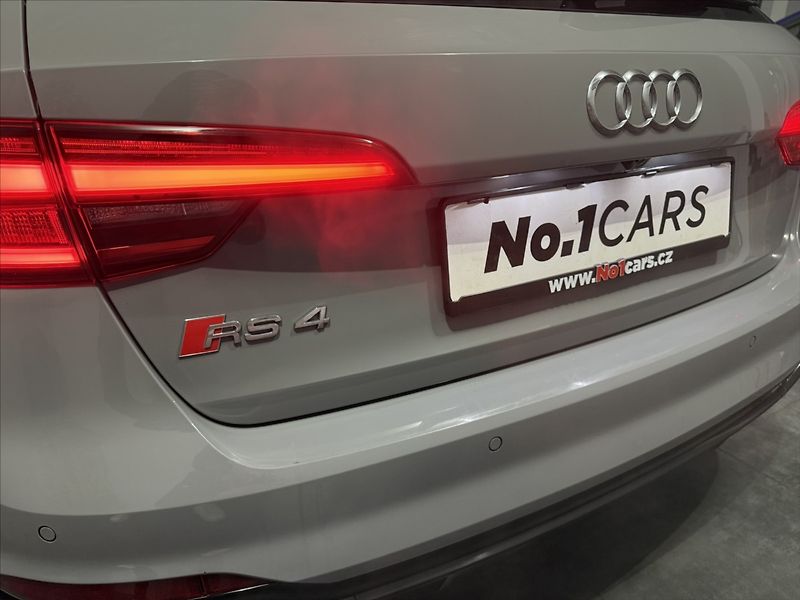 Audi RS 4 2,9   TFSI 450HP QUATTRO ALCA - fotka 40 z 45