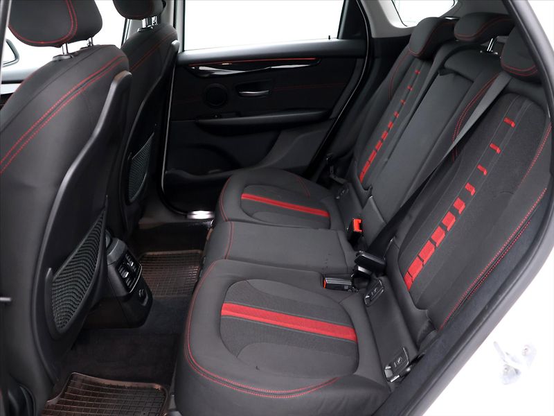 BMW Řada 2 2,0 218da 110kW Sport line CZ - fotka 14 z 34