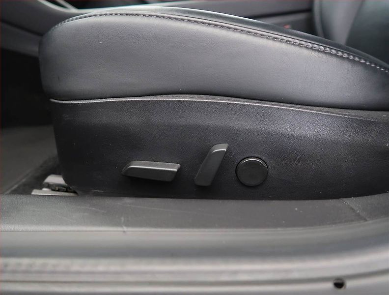 Tesla Model 3 (2019) Std Range Plus 52kWh, SoH 78% - fotka 29 z 32