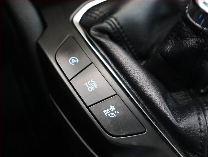 Ford Focus (2018) Connected 1.5 TDCi, Serv.kniha - fotka 21 z 26