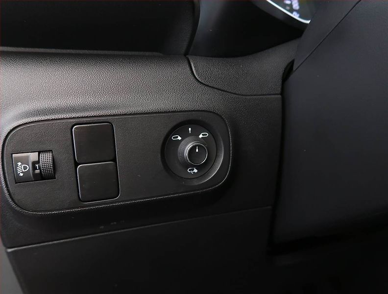 Citroën C3 (2024) Shine 1.2 PureTech, Automat - fotka 25 z 26