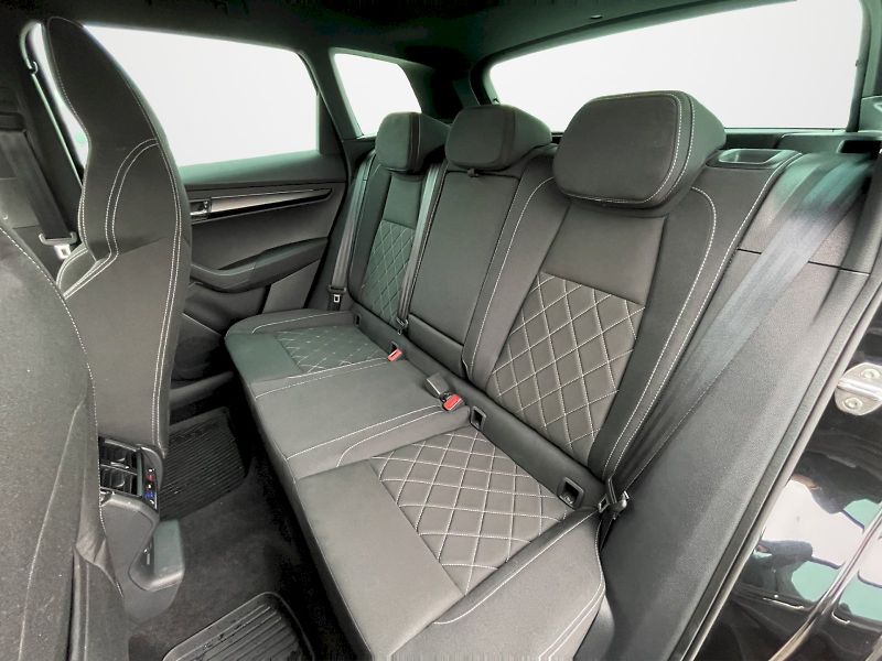 Škoda Karoq (2024) 2.0 TDI 110kW SportLine Exclus - fotka 26 z 35
