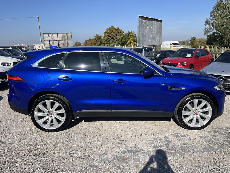 Jaguar F-Pace (2018) 2.0D 132kw AWD  - fotka 8 z 19