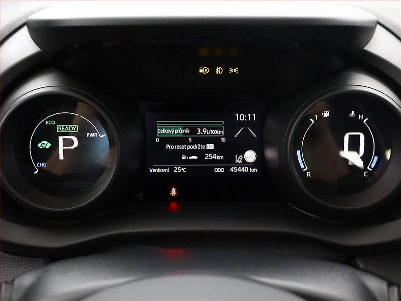 Toyota Yaris Cross (2024) Comfort 1.5 VVT-iE E-Four - fotka 8 z 15