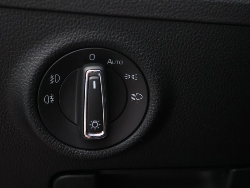 Škoda Superb 2,0 TDI 147kW DSG CZ Sportline - fotka 16 z 32
