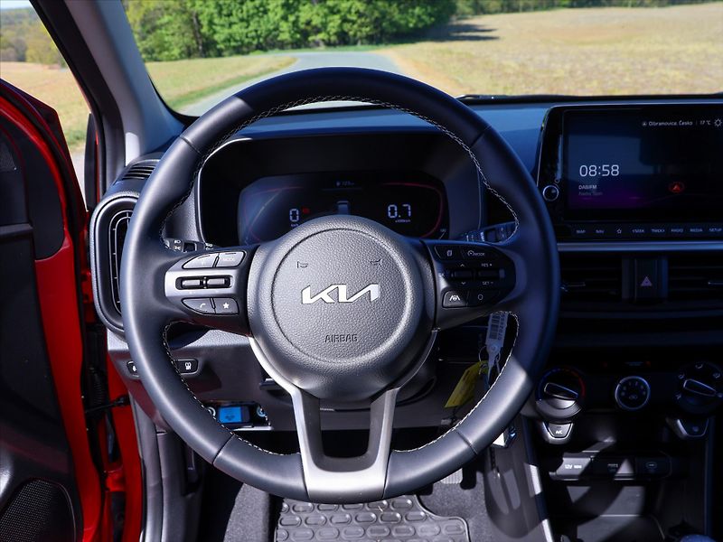 Kia Picanto 1,0 DPi 46kW Comfort CZ 1.Maj - fotka 19 z 37