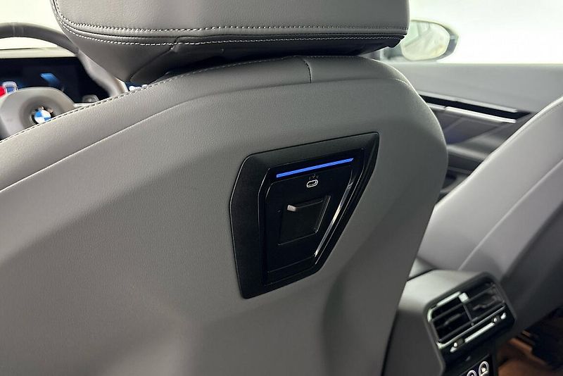 BMW Řada 5 540d xDrive Sedan - fotka 17 z 18