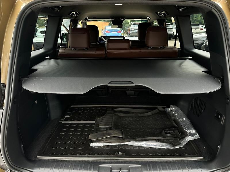 Toyota Land Cruiser 2.8 D-4D Executive TZ DPH 2025 - fotka 13 z 24