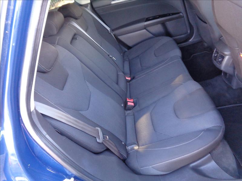 Ford Mondeo 2,0 - fotka 15 z 16