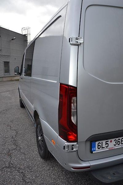 Mercedes-Benz  317 9G Camper - vestavba - fotka 25 z 58