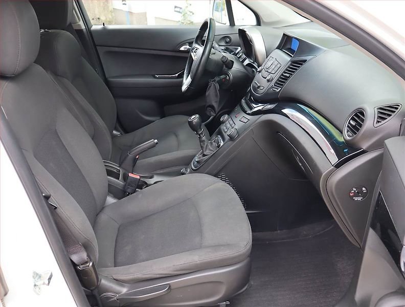 Chevrolet Orlando (2013) 2.0 VCDi, 7 míst, Serv.kniha - fotka 9 z 19