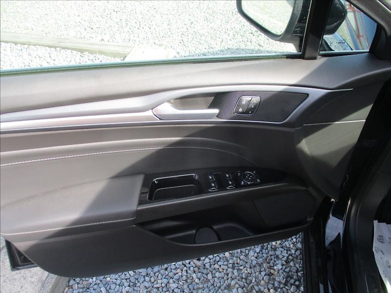 Ford Mondeo 2,0 TDCI, Titanium, automat, - fotka 15 z 40
