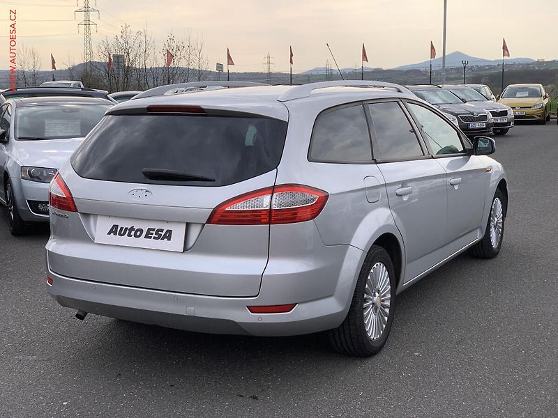 Ford Mondeo (2008) 1.6i, AC, park.asist - fotka 6 z 18