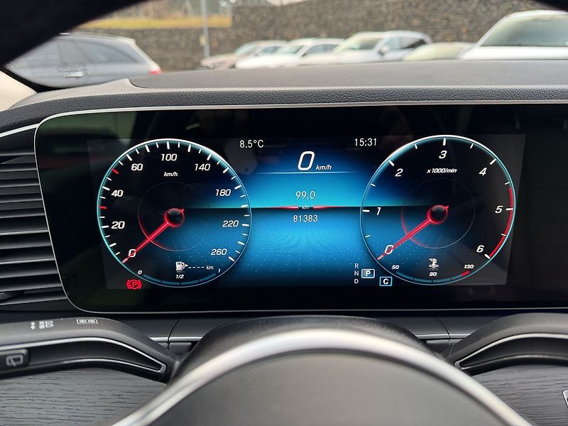Mercedes-Benz GLE 400d 4MATIC - fotka 17 z 29