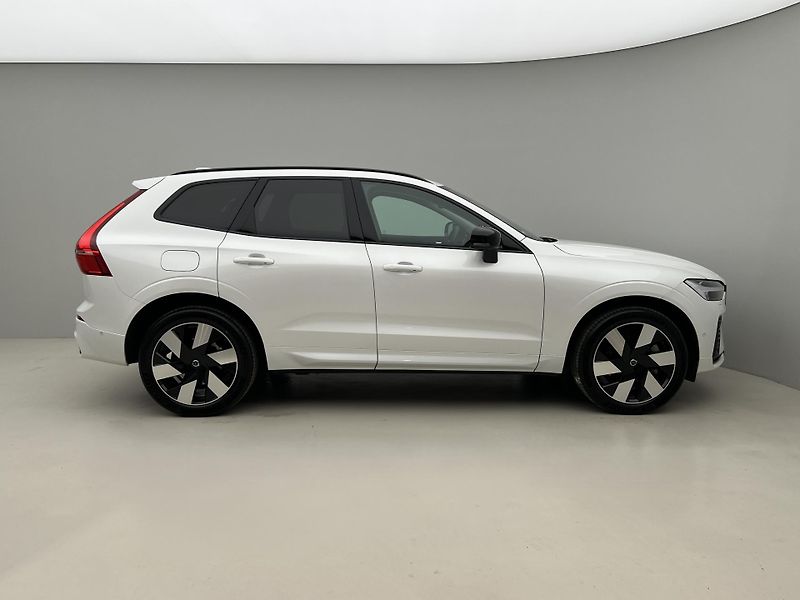 Volvo XC60 T6 AWD RECHARGE PLUS REZERVACE - fotka 10 z 46
