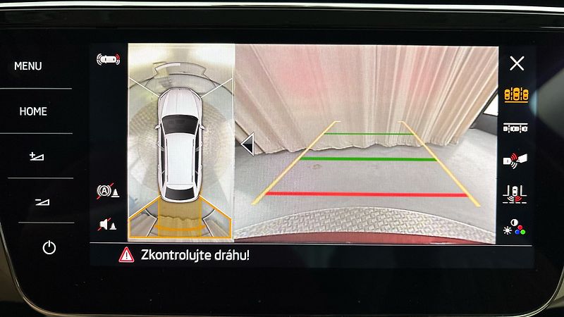 Škoda Superb 1.4 TSI iV DSG L&K Combi - fotka 12 z 37