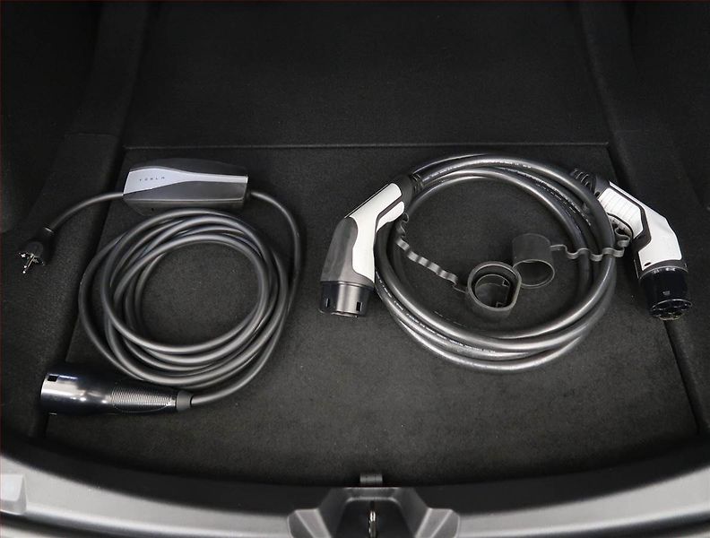 Tesla Model 3 (2021) Std Range Plus 55kWh, SoH 85% - fotka 32 z 32