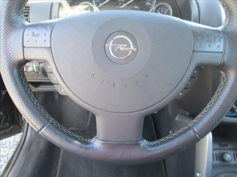 Opel Tigra 1,8 i,klima,serv.kniha, - fotka 26 z 36