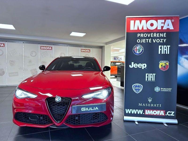 Alfa Romeo Giulia (2022) 2.0T 280k AT8 ZF Q4 4x4 Veloce - fotka 2 z 22