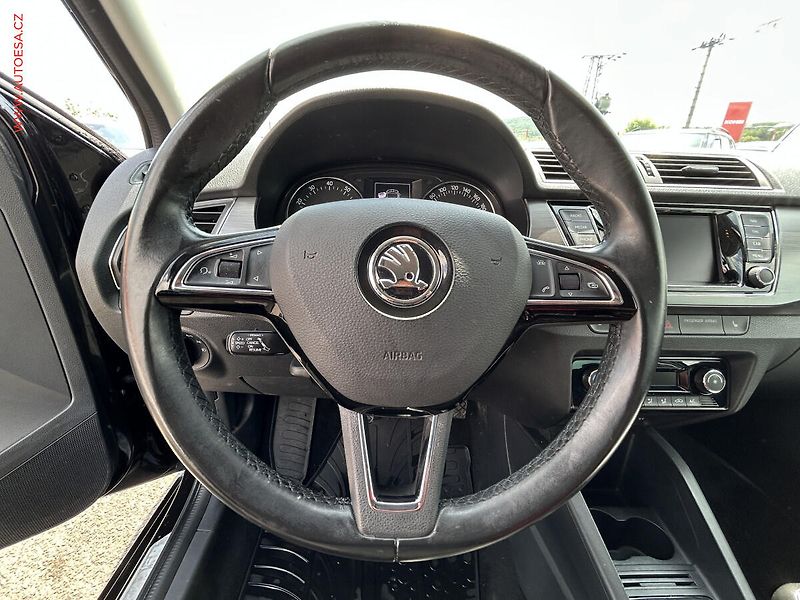 Škoda Fabia (2018) 1.0 TSi, Clever, navi, kamera - fotka 12 z 18