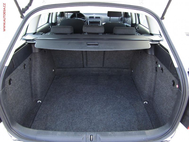 Škoda Octavia (2010) 2.0TDi, ČR, Ambiente - fotka 7 z 16