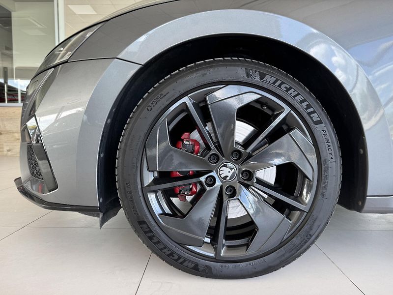 Škoda Octavia RS 2,0TDI*DSG*HUD*REZERVACE! - fotka 33 z 34