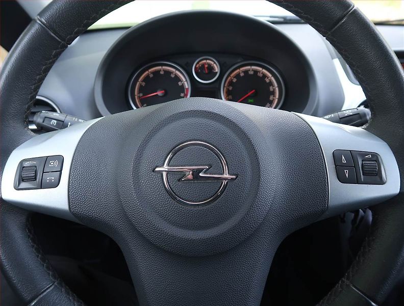Opel Corsa (2012) 1.2, Serv.kniha, Tempomat - fotka 15 z 16