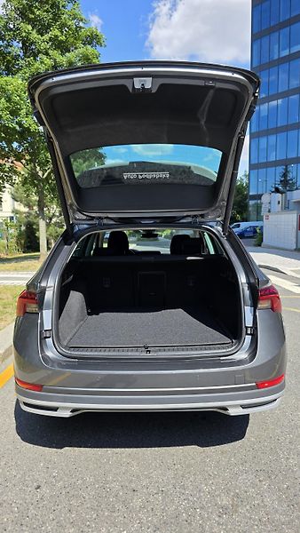Škoda Octavia (2022) 2.0 TDI Scout 4x4, Webasto - fotka 9 z 17