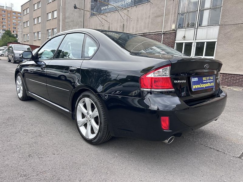 Subaru Legacy 2.0 D Active AWD - fotka 7 z 38