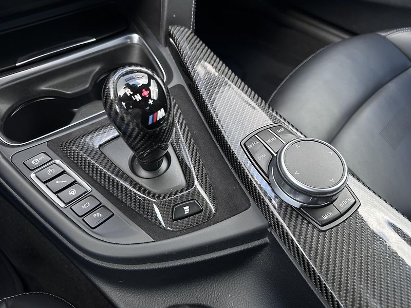 BMW M4 Competition M-Performance - fotka 22 z 25
