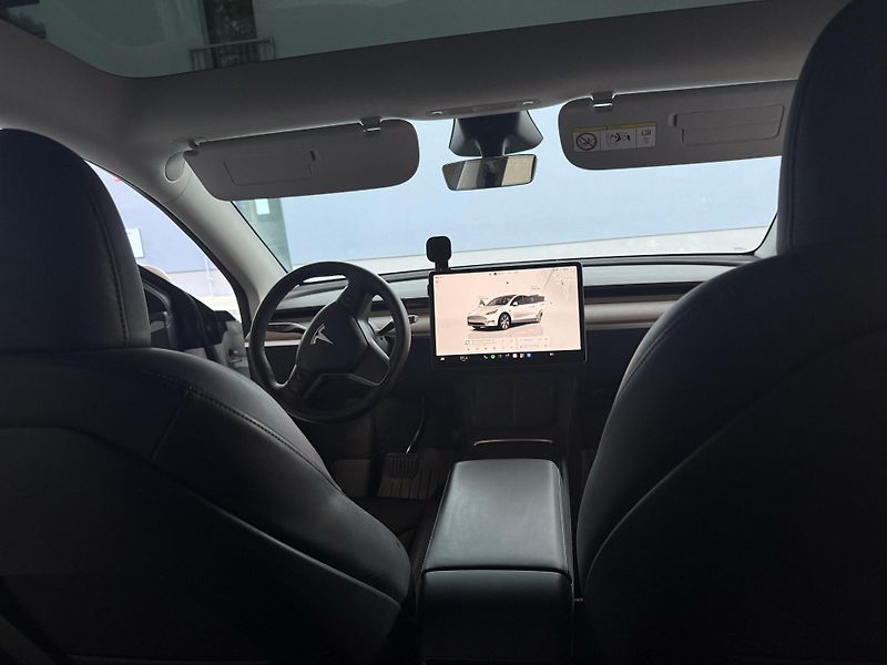 Tesla Model Y (2024) RWD | ČR | 1. maj. | ZÁRUKA - fotka 17 z 23