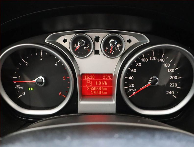 Ford C-MAX (2010) Ghia 1.6 TDCi, nová STK - fotka 11 z 18