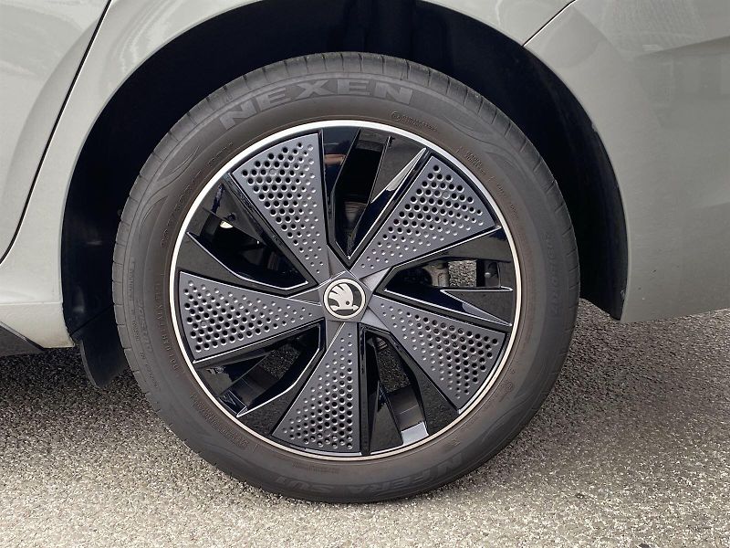 Škoda Scala (2025) 1.0 TSI Monte Carlo - fotka 25 z 29
