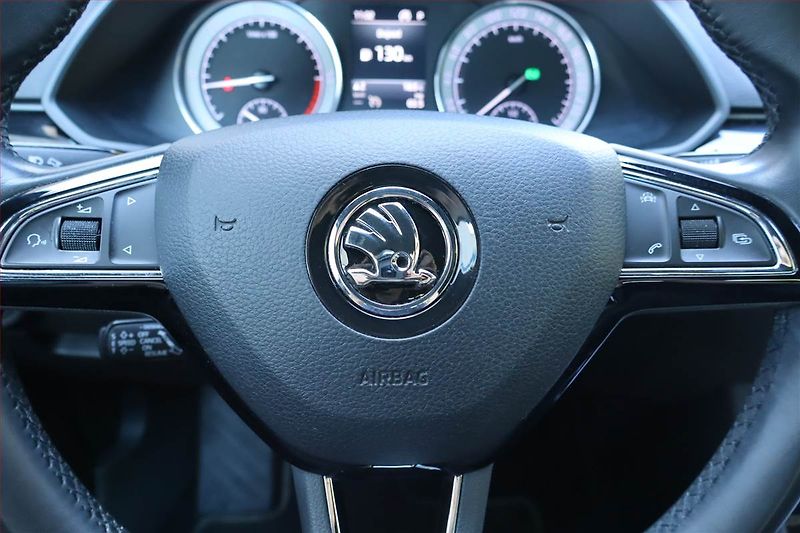 Škoda Superb (2019) Laurin&Klement 2.0 TDI - fotka 23 z 31