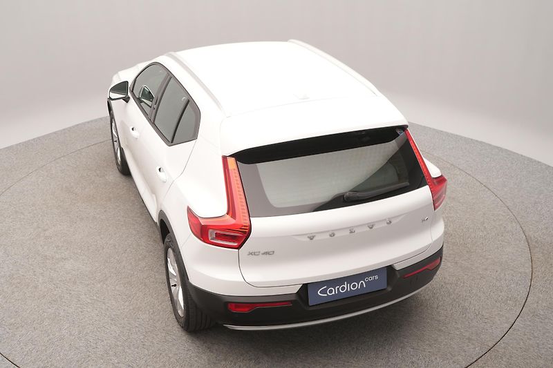 Volvo XC40 T4 MOMENTUM AUT - fotka 14 z 45