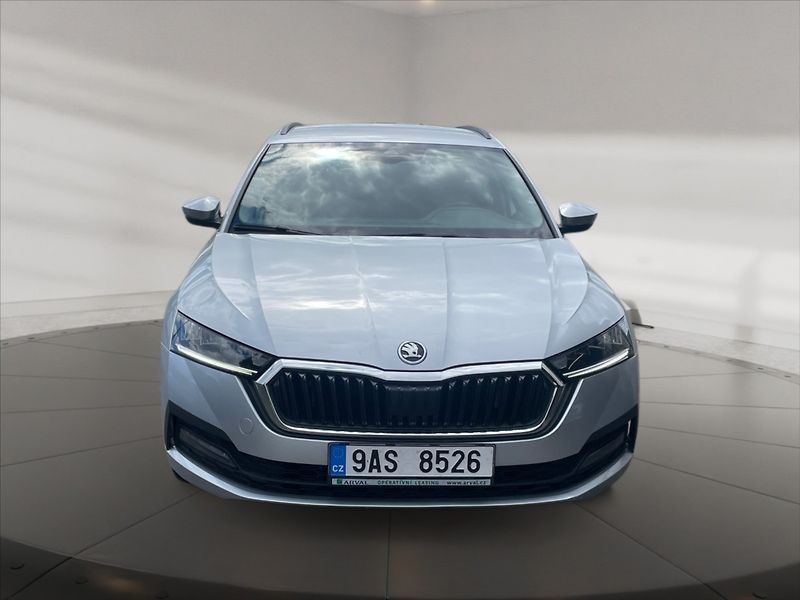 Škoda Octavia 2,0 TDI Ambition 4x4 DSG - fotka 2 z 11