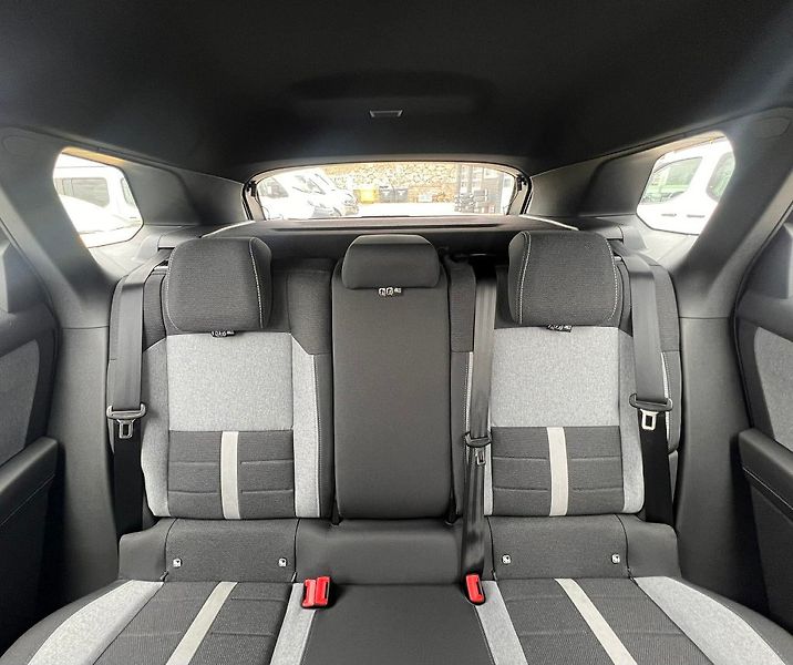 Opel Grandland (2026) Edition Mild-hybrid 145k  Aut - fotka 16 z 19